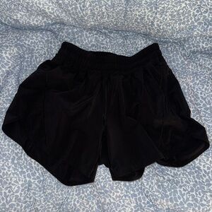 Lululemon track that shorts mid rise lined 5”